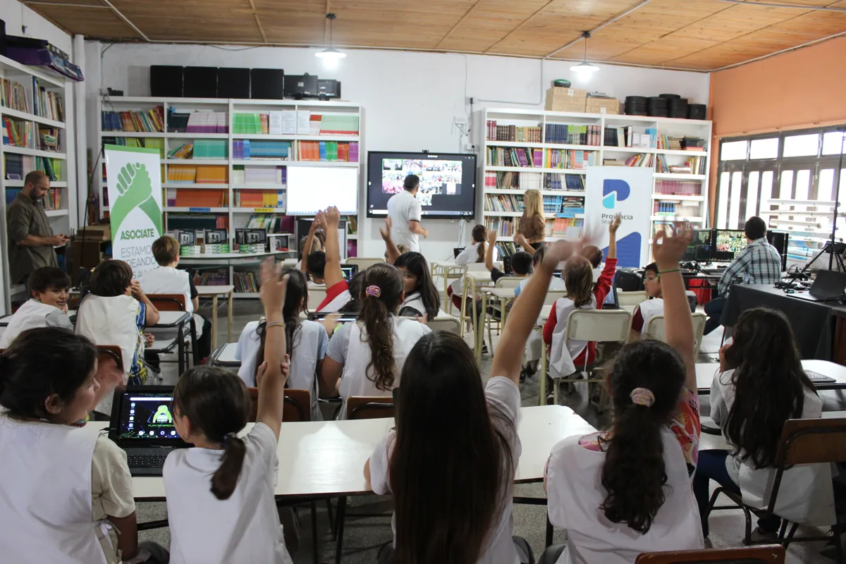 Inauguración de aula tecnológica en Lezama.