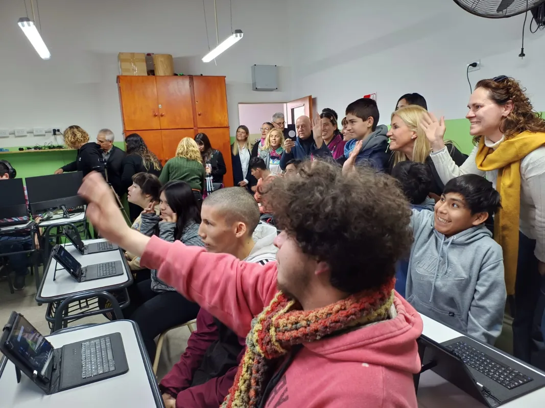 Inauguración de la primera aula adaptada del país en la EEE N° 501.